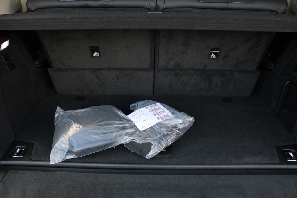 2026 BMW X7 xDrive40i Image 17 of 56