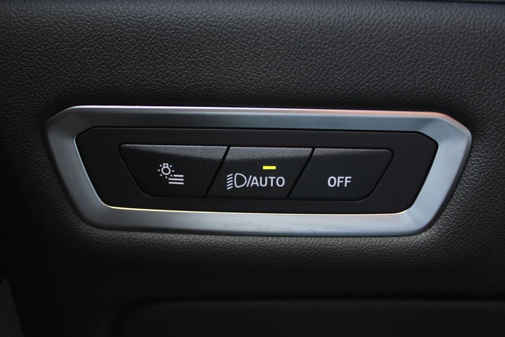 2026 BMW X7 xDrive40i Image 38 of 56