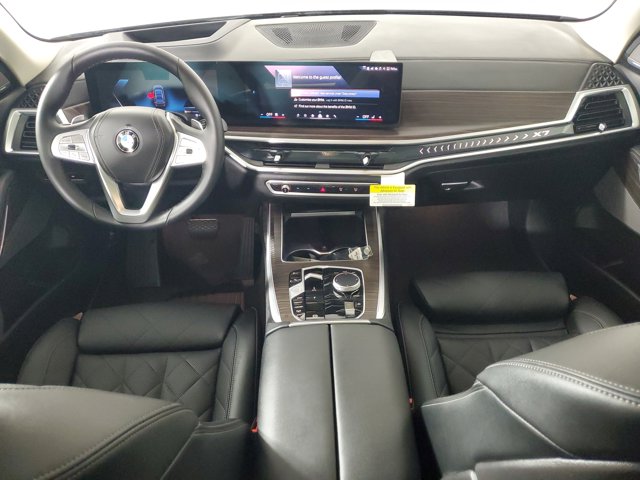 2026 BMW X7 xDrive40i Image 12 of 25