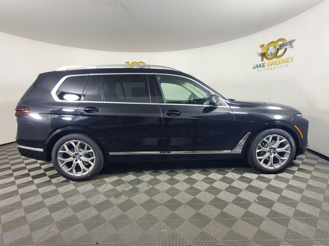 2026 BMW X7 xDrive40i Image 4 of 25
