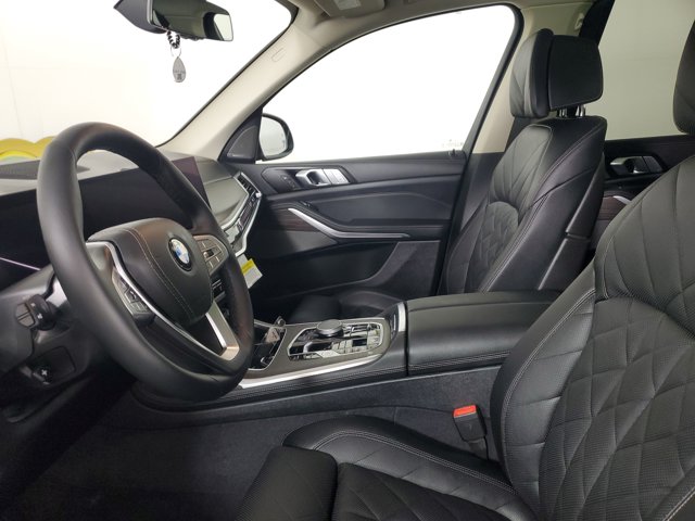 2026 BMW X7 xDrive40i Image 9 of 25