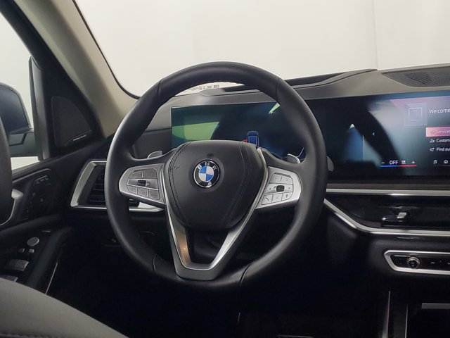 2026 BMW X7 xDrive40i Image 13 of 25