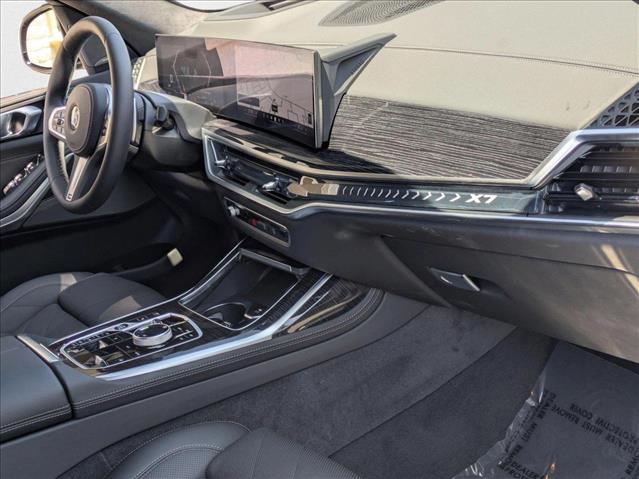 Vehicle image 20 of 30