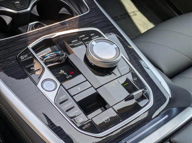 Vehicle image 24 of 30