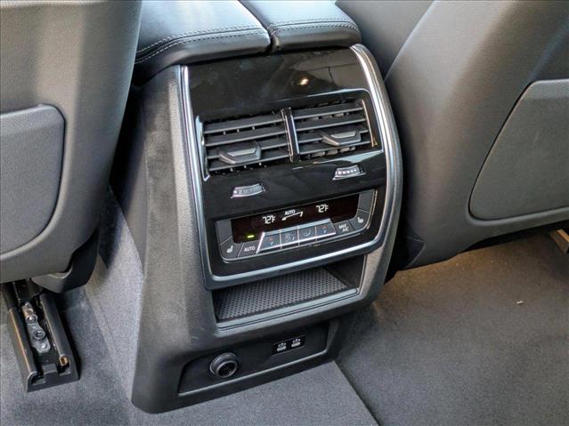Vehicle image 25 of 30