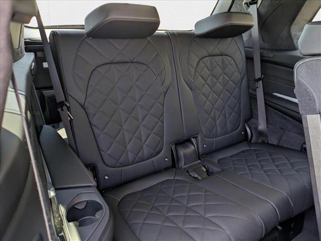 Vehicle image 16 of 30