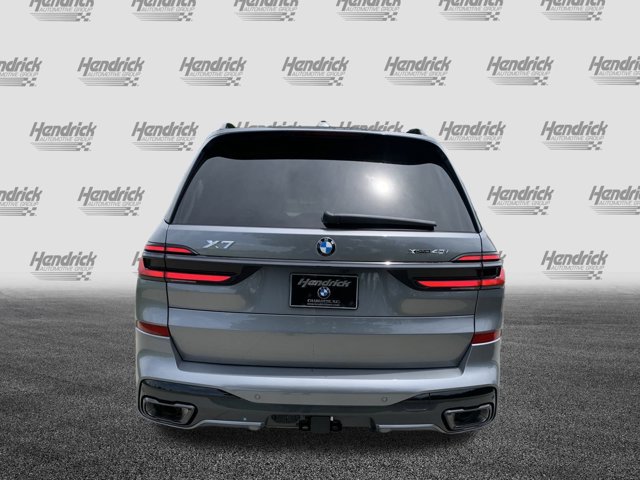 2026 BMW X7 xDrive40i Image 7 of 37