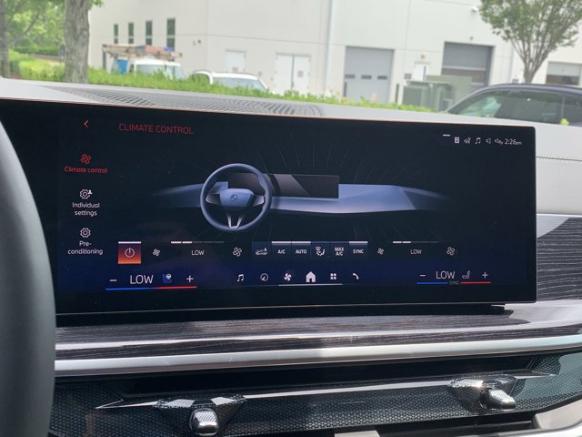 2026 BMW X7 xDrive40i Image 31 of 37