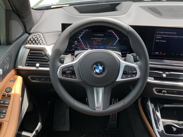 2026 BMW X7 xDrive40i Image 17 of 37