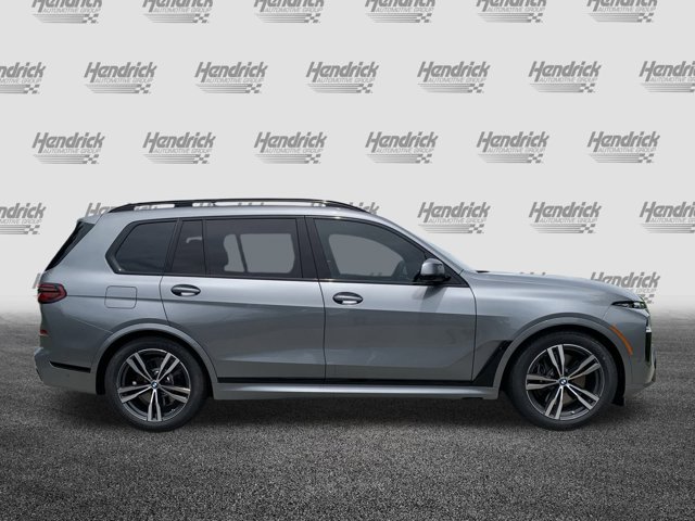 2026 BMW X7 xDrive40i Image 5 of 37