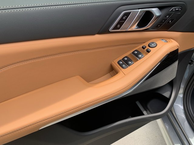 2026 BMW X7 xDrive40i Image 12 of 37