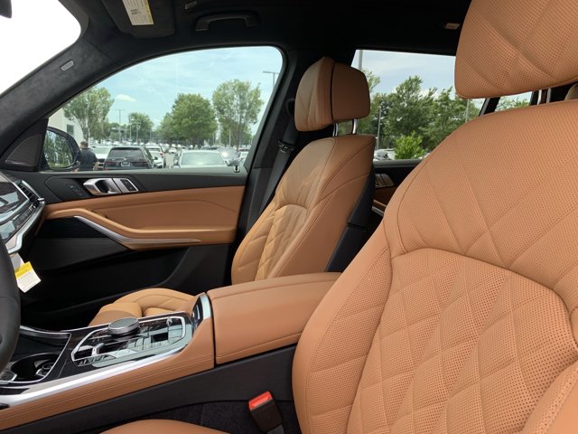 2026 BMW X7 xDrive40i Image 14 of 37