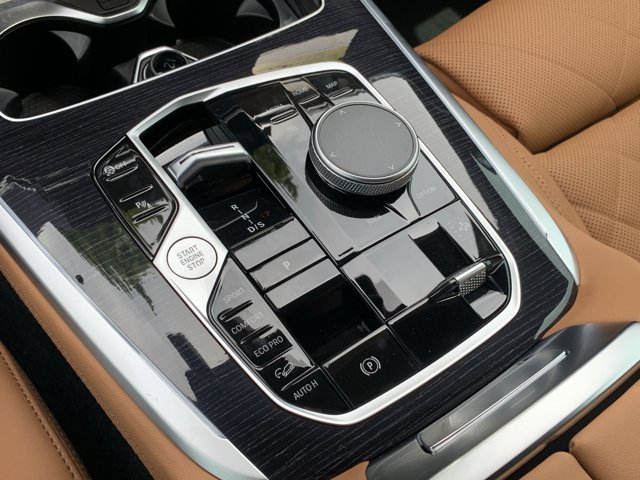 2026 BMW X7 xDrive40i Image 28 of 37