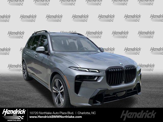 2026 BMW X7 xDrive40i Image 4 of 37