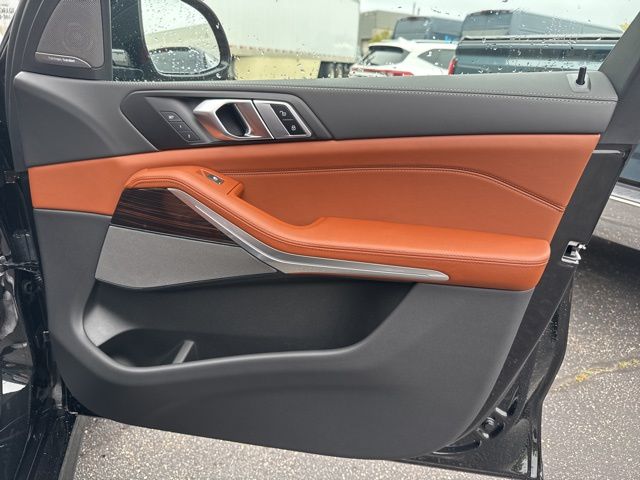 2026 BMW X7 xDrive40i Image 26 of 41