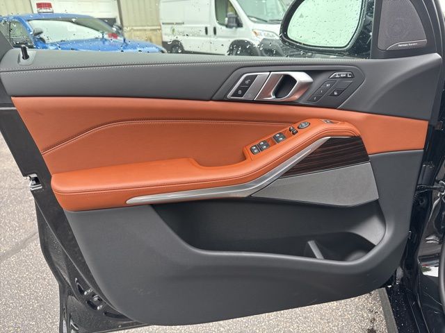 2026 BMW X7 xDrive40i Image 23 of 41