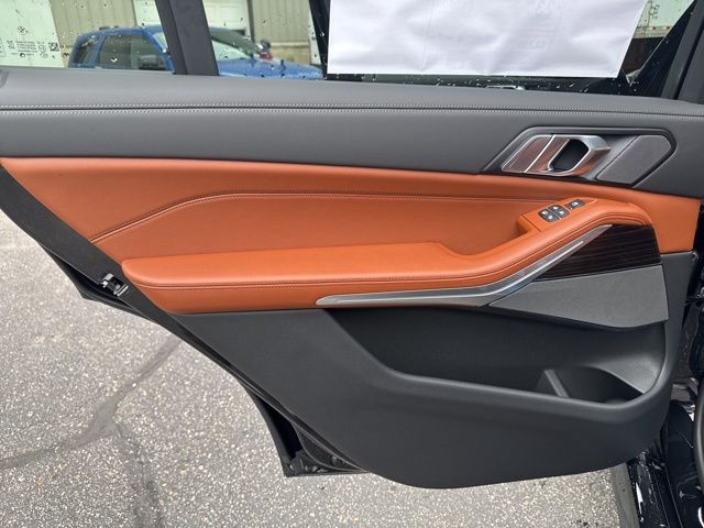 2026 BMW X7 xDrive40i Image 22 of 41