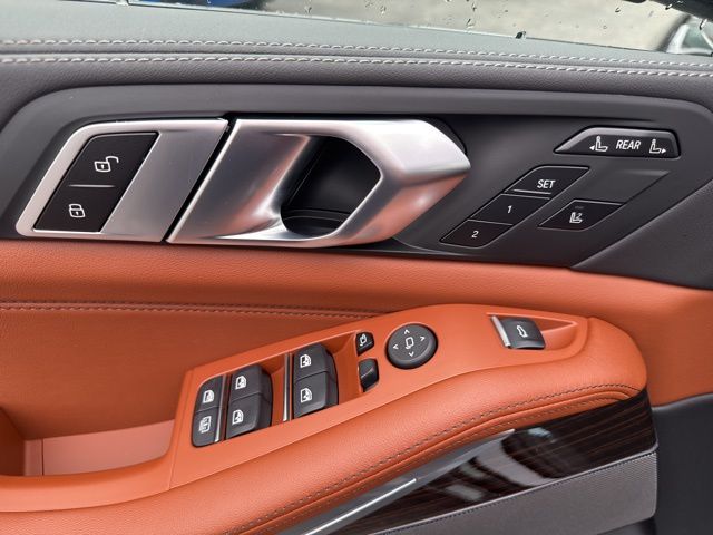 2026 BMW X7 xDrive40i Image 25 of 41