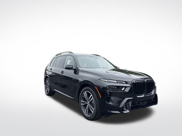 2026 BMW X7 xDrive40i Image 3 of 41