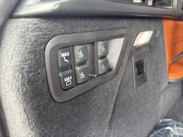 2026 BMW X7 xDrive40i Image 34 of 41