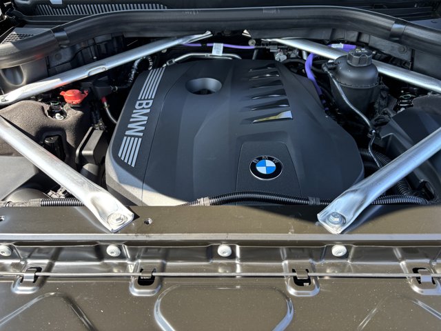 2026 BMW X7 xDrive40i Image 10 of 37