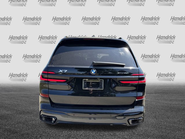 2026 BMW X7 xDrive40i Image 7 of 37