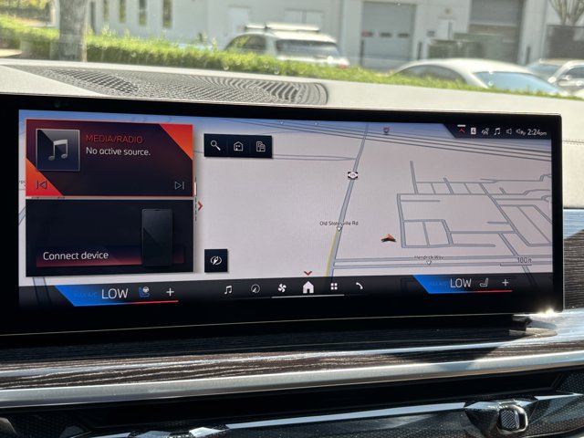 2026 BMW X7 xDrive40i Image 24 of 37