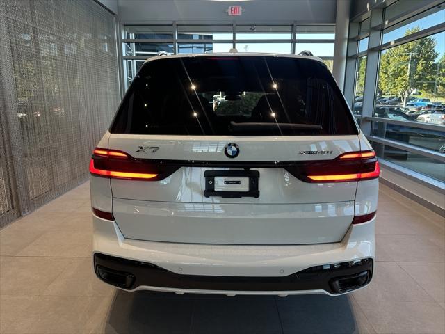 2026 BMW X7 xDrive40i Image 8 of 16