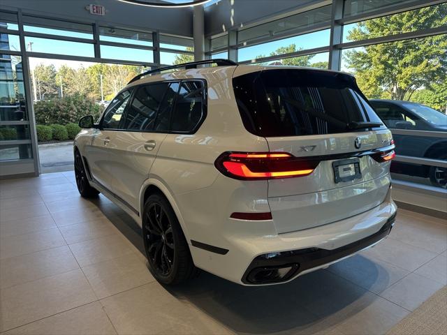 2026 BMW X7 xDrive40i Image 5 of 16