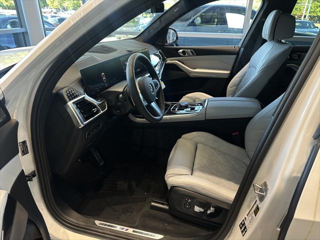 2026 BMW X7 xDrive40i Image 16 of 16