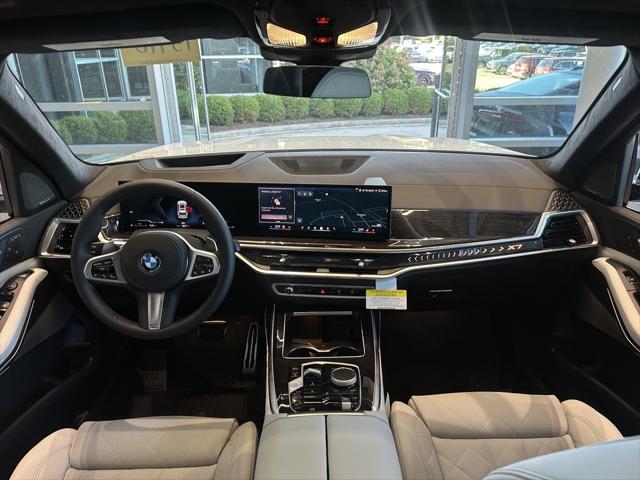 2026 BMW X7 xDrive40i Image 12 of 16