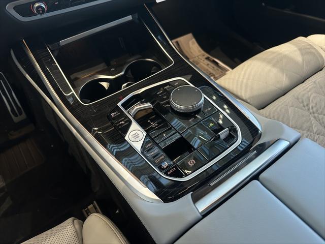 2026 BMW X7 xDrive40i Image 14 of 16