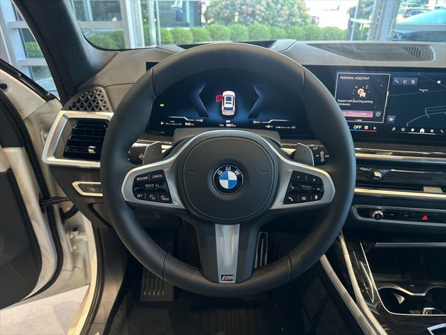 2026 BMW X7 xDrive40i Image 13 of 16