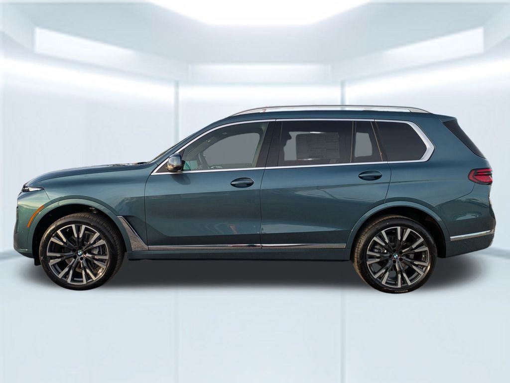 2026 BMW X7 xDrive40i Image 8 of 28