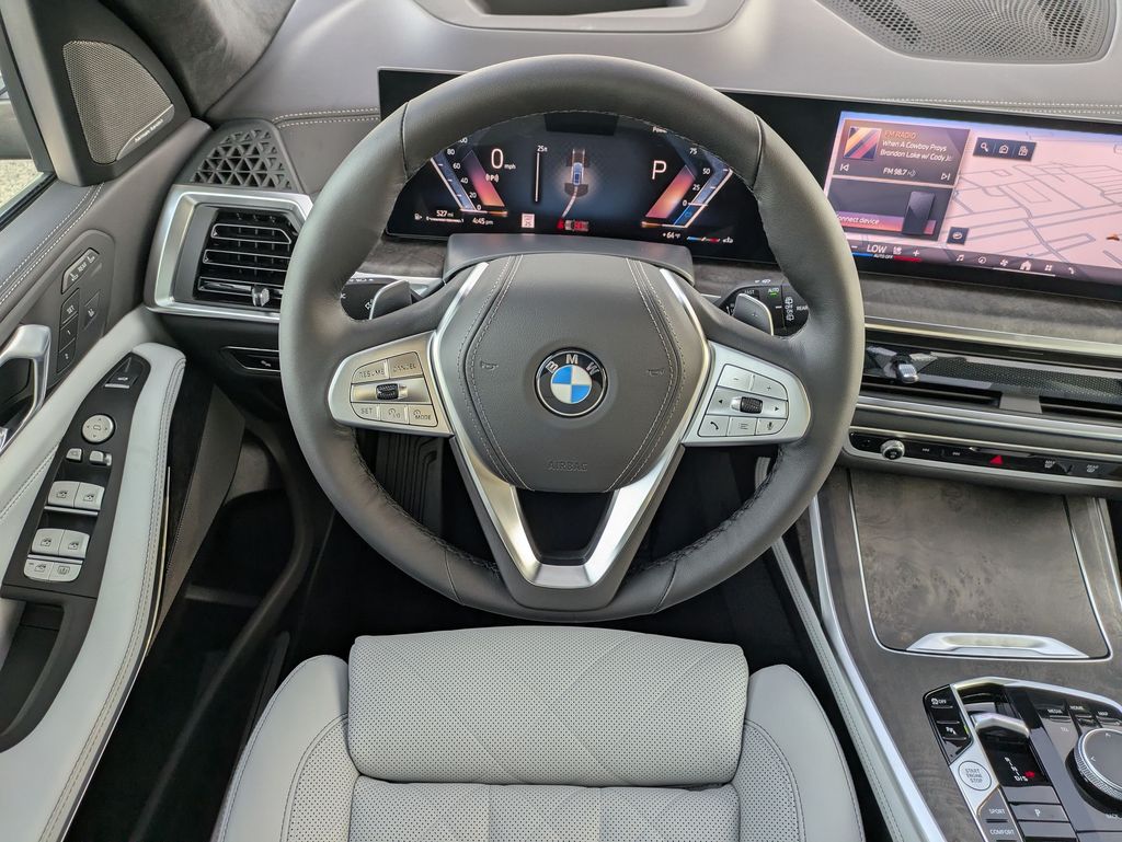 2026 BMW X7 xDrive40i Image 18 of 28