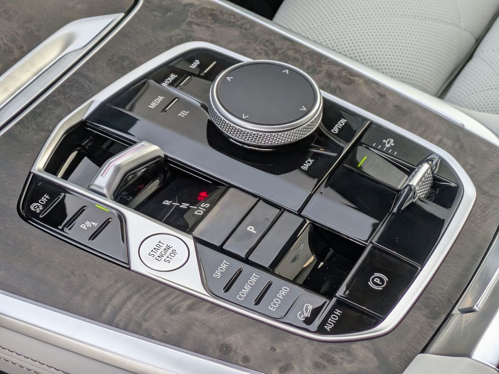2026 BMW X7 xDrive40i Image 22 of 28