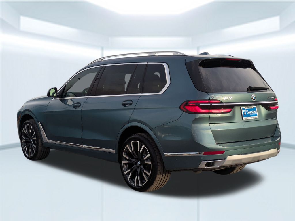 2026 BMW X7 xDrive40i Image 7 of 28