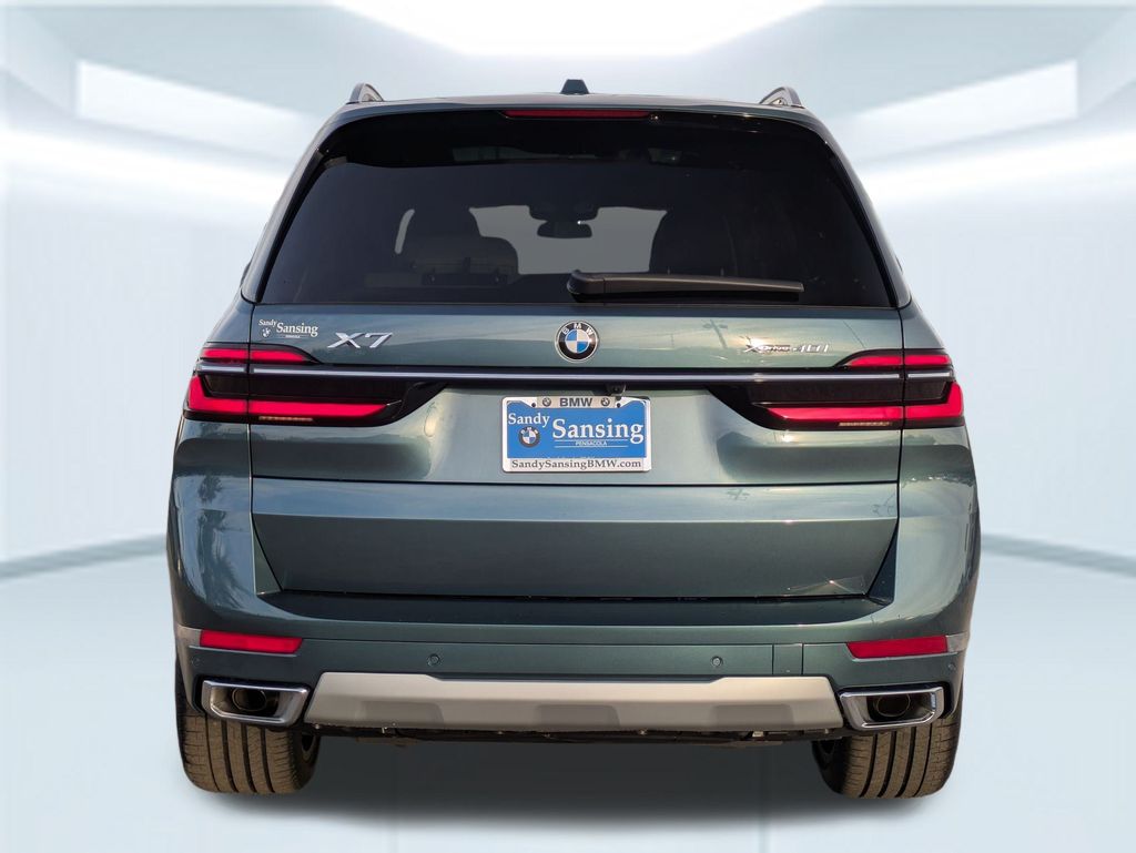 2026 BMW X7 xDrive40i Image 6 of 28