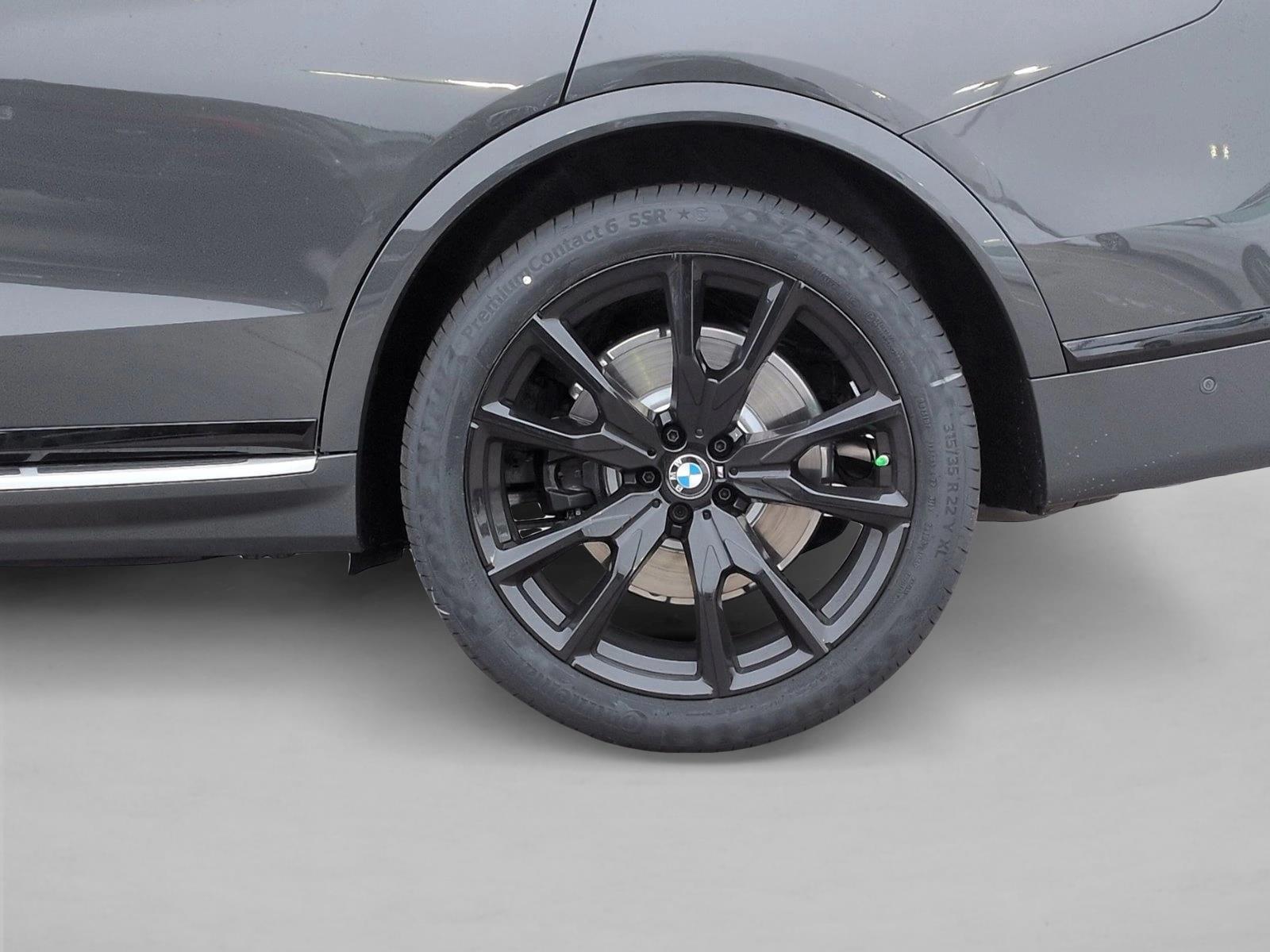 2026 BMW X7 xDrive40i Image 9 of 18