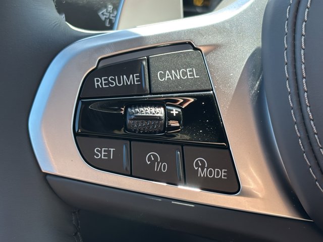 2026 BMW X7 xDrive40i Image 30 of 37