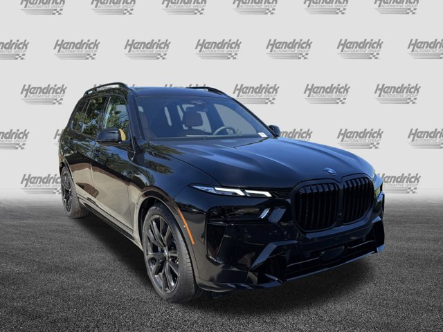 2026 BMW X7 xDrive40i Image 3 of 37