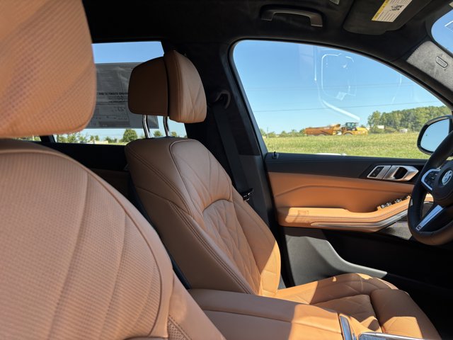 2026 BMW X7 xDrive40i Image 15 of 37