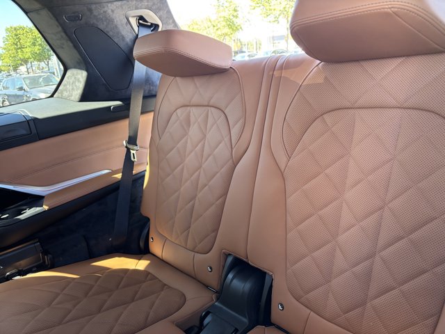 2026 BMW X7 xDrive40i Image 13 of 37