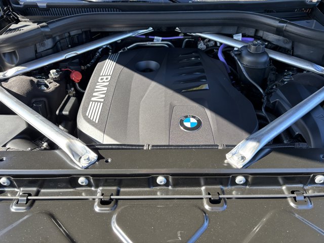 2026 BMW X7 xDrive40i Image 10 of 37