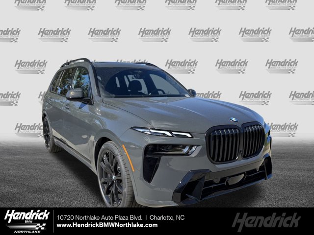 2026 BMW X7 xDrive40i Image 3 of 37