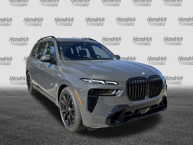 2026 BMW X7 xDrive40i Image 4 of 37