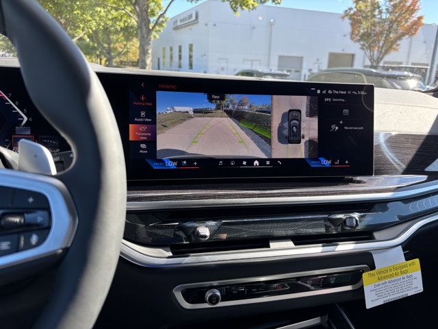 2026 BMW X7 xDrive40i Image 32 of 37