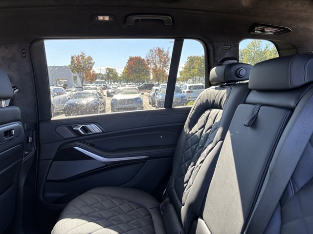 2026 BMW X7 xDrive40i Image 15 of 37
