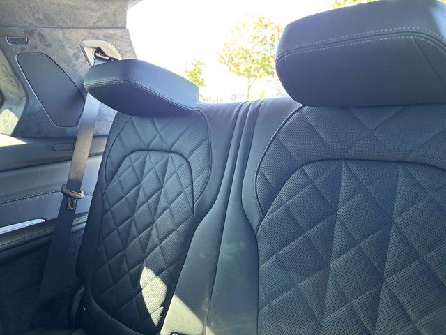 2026 BMW X7 xDrive40i Image 13 of 37
