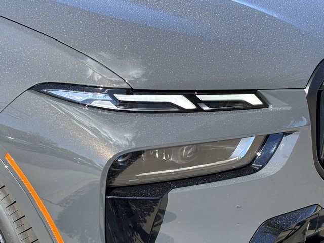 2026 BMW X7 xDrive40i Image 28 of 37